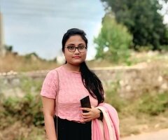 Book Young Female in Neelankarai for Personal Meet