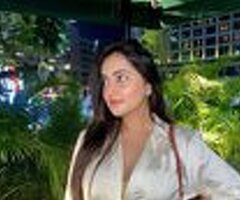 Kashmiri Girl Available in Erode for Hotel Meet